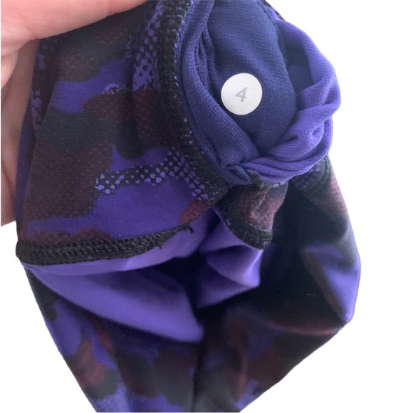 Lululemon Wunder Under Crop III 25” Hounds Camo Emperor Blue Black Size 4 - Picture 8 of 8